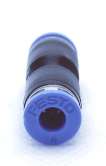 Муфта цанговая прямая Festo QS-4