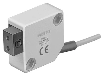 Датчик положения оптический Festo SOEG-L-Q30-P-A-K-2L