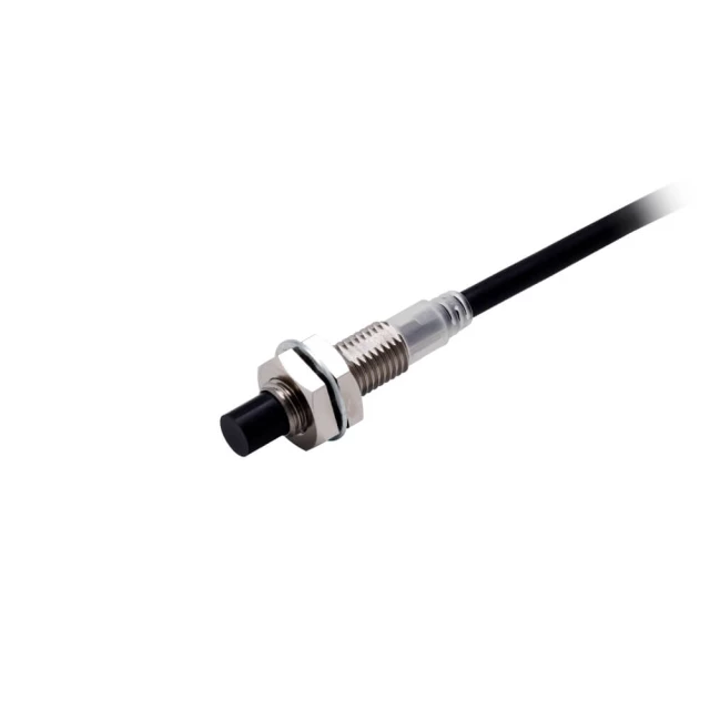 Датчик индуктивный Omron E2E-X6MD18-R 5M