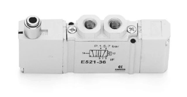 Распределитель с пневмоуправлением Camozzi E521-36
